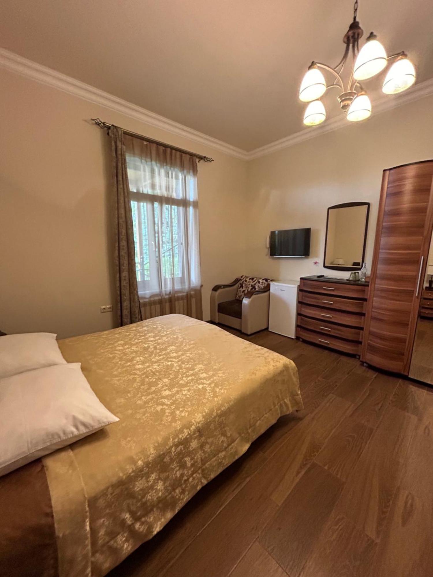In Gyumri Hotell Exteriör bild