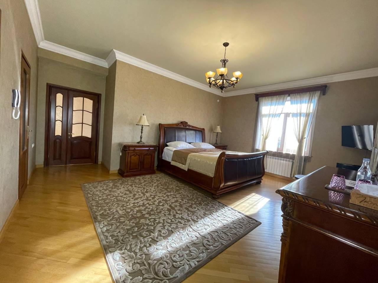 In Gyumri Hotell Exteriör bild