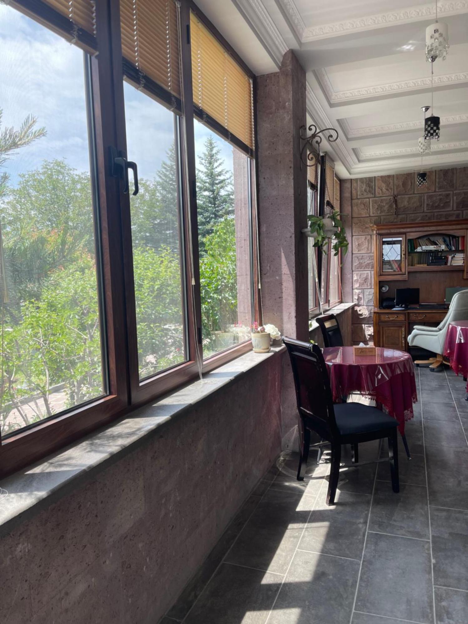 In Gyumri Hotell Exteriör bild