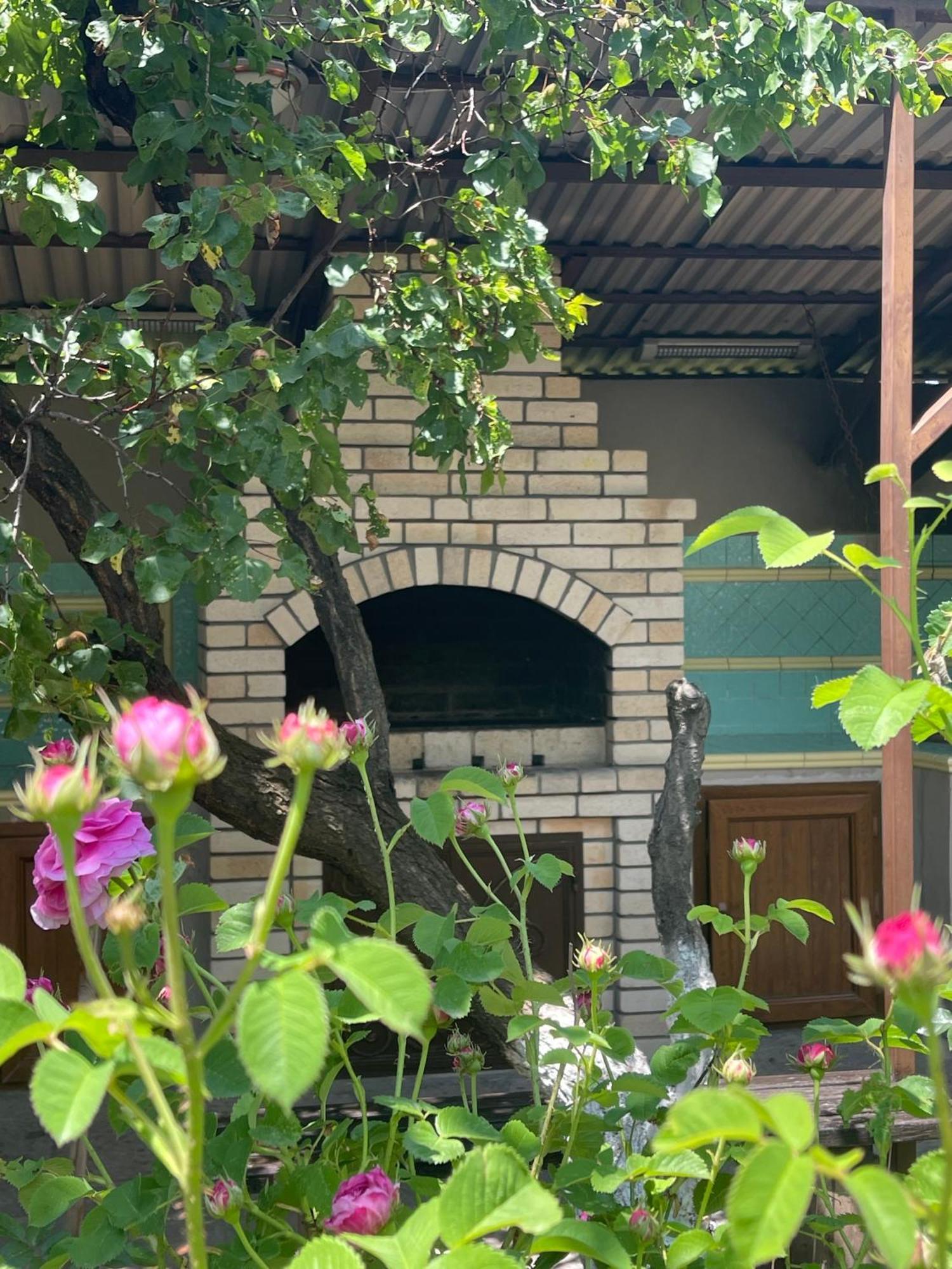 In Gyumri Hotell Exteriör bild