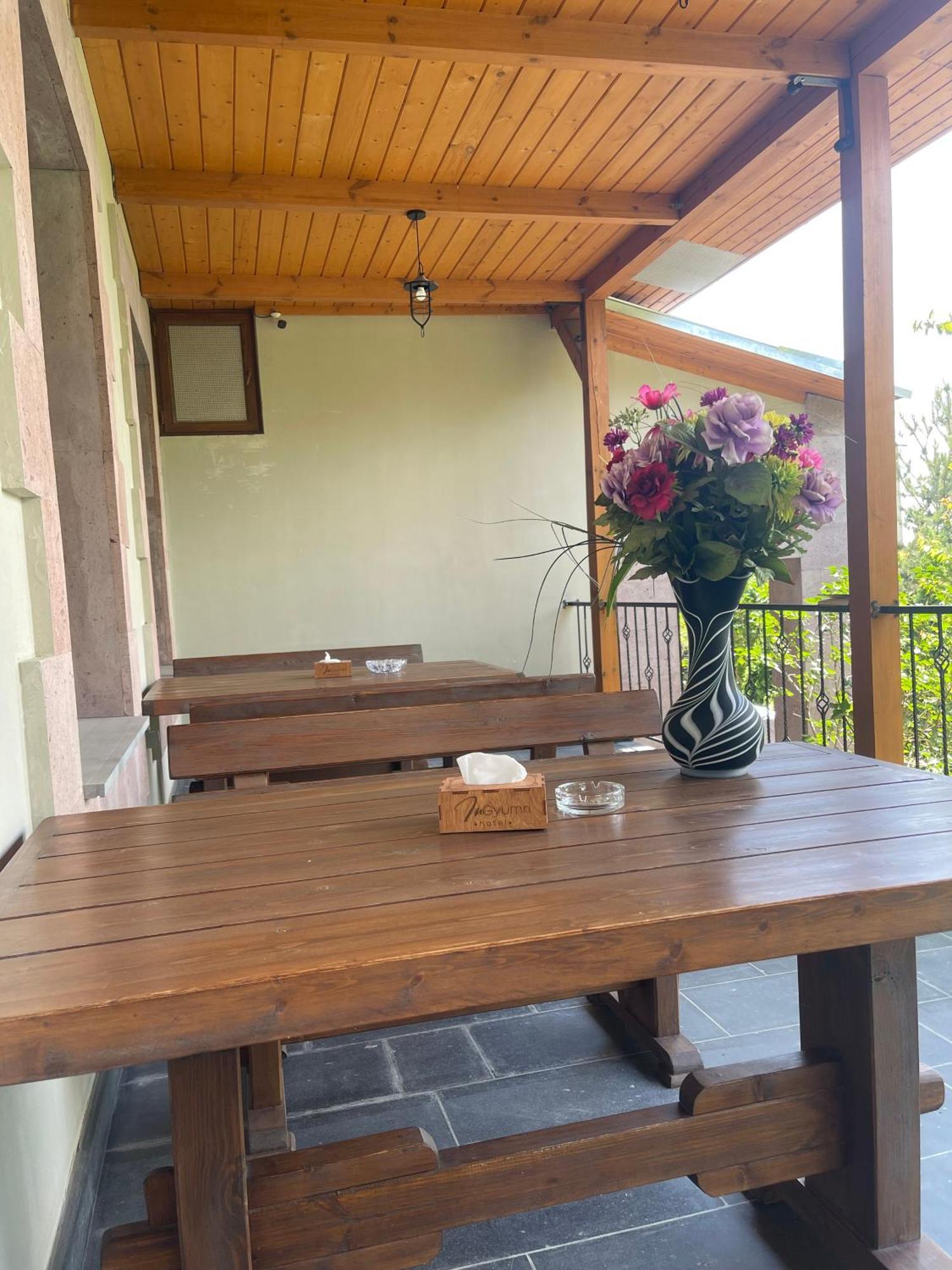 In Gyumri Hotell Exteriör bild