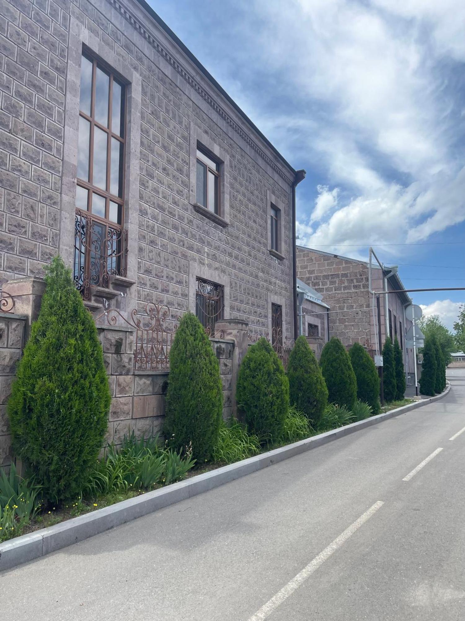 In Gyumri Hotell Exteriör bild