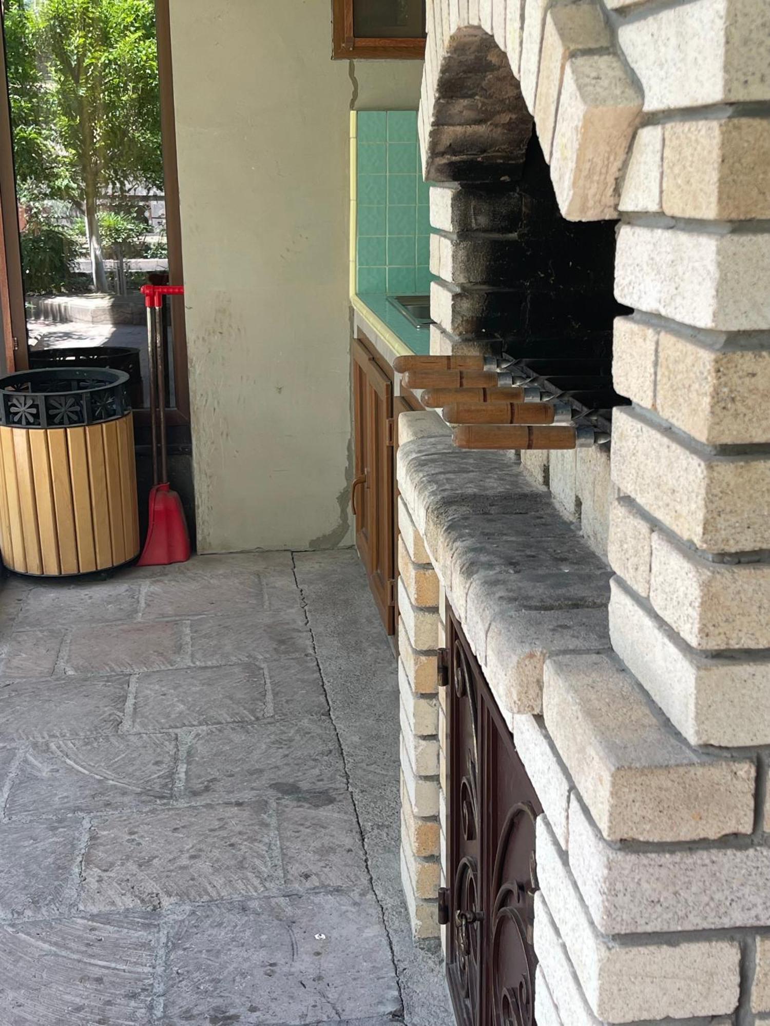 In Gyumri Hotell Exteriör bild