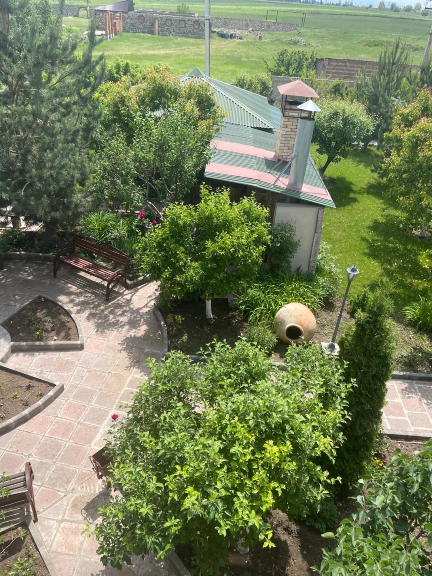 In Gyumri Hotell Exteriör bild