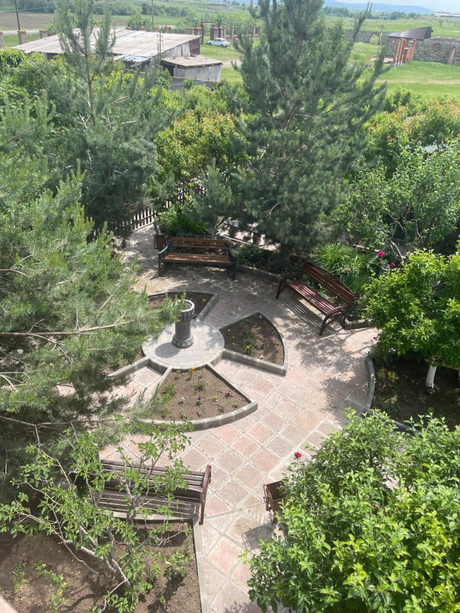 In Gyumri Hotell Exteriör bild