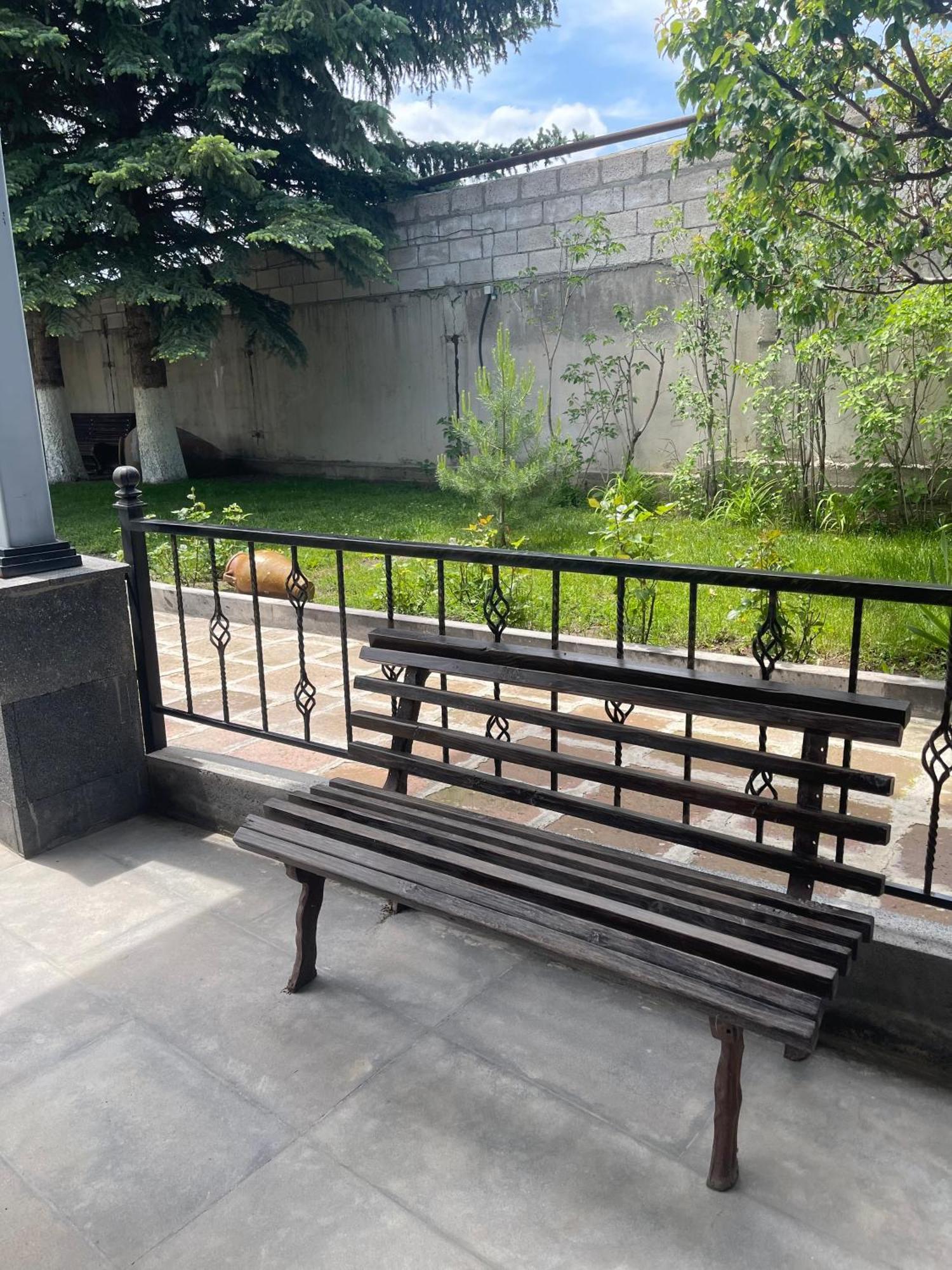 In Gyumri Hotell Exteriör bild