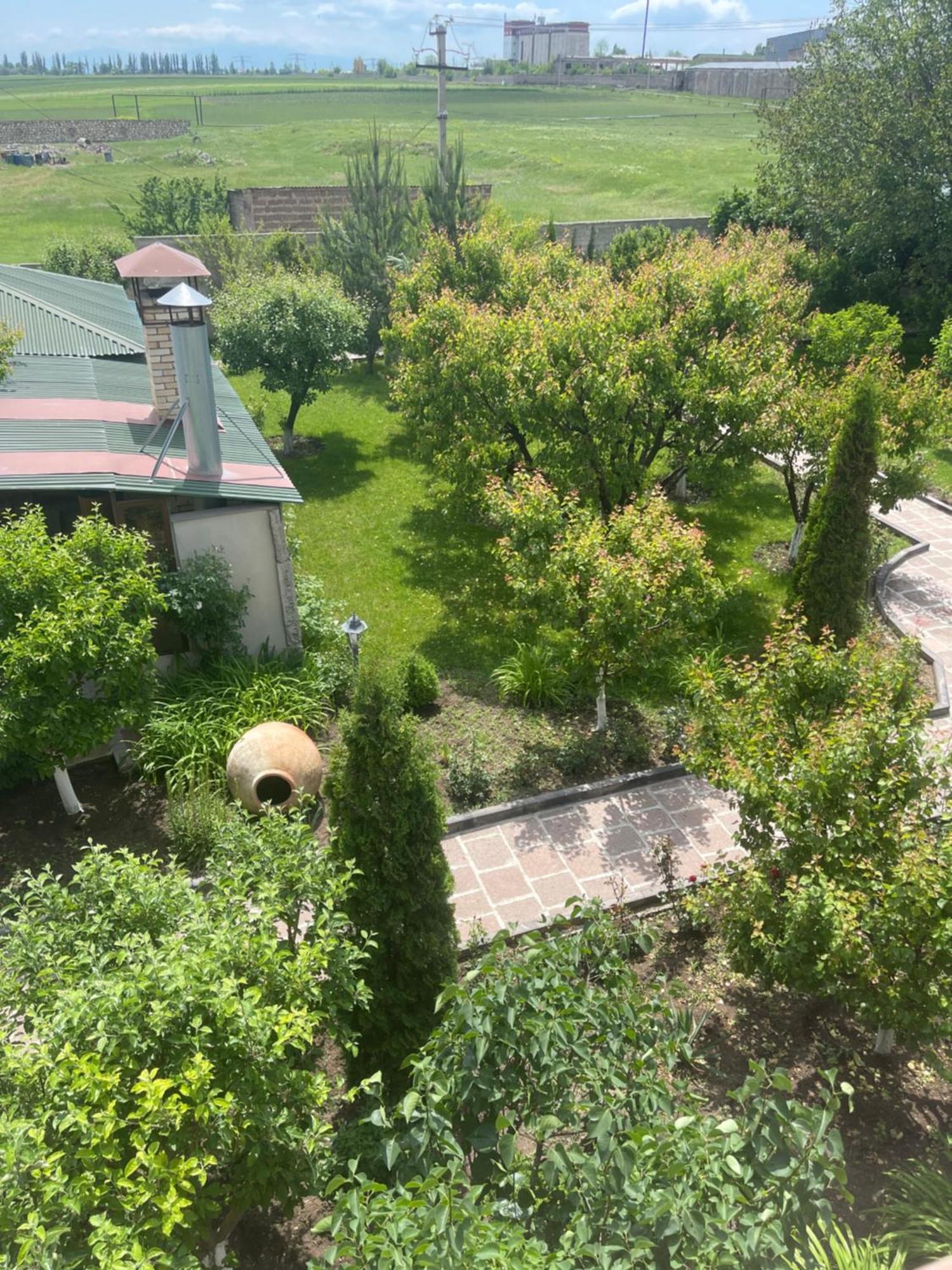 In Gyumri Hotell Exteriör bild